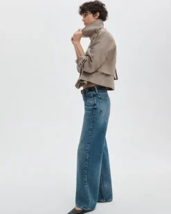 Cam Relaxed Straight Jean