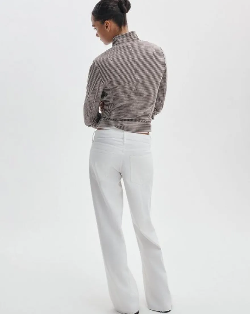 Cam Relaxed Straight Jean