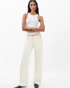 Cam Relaxed Straight Jean