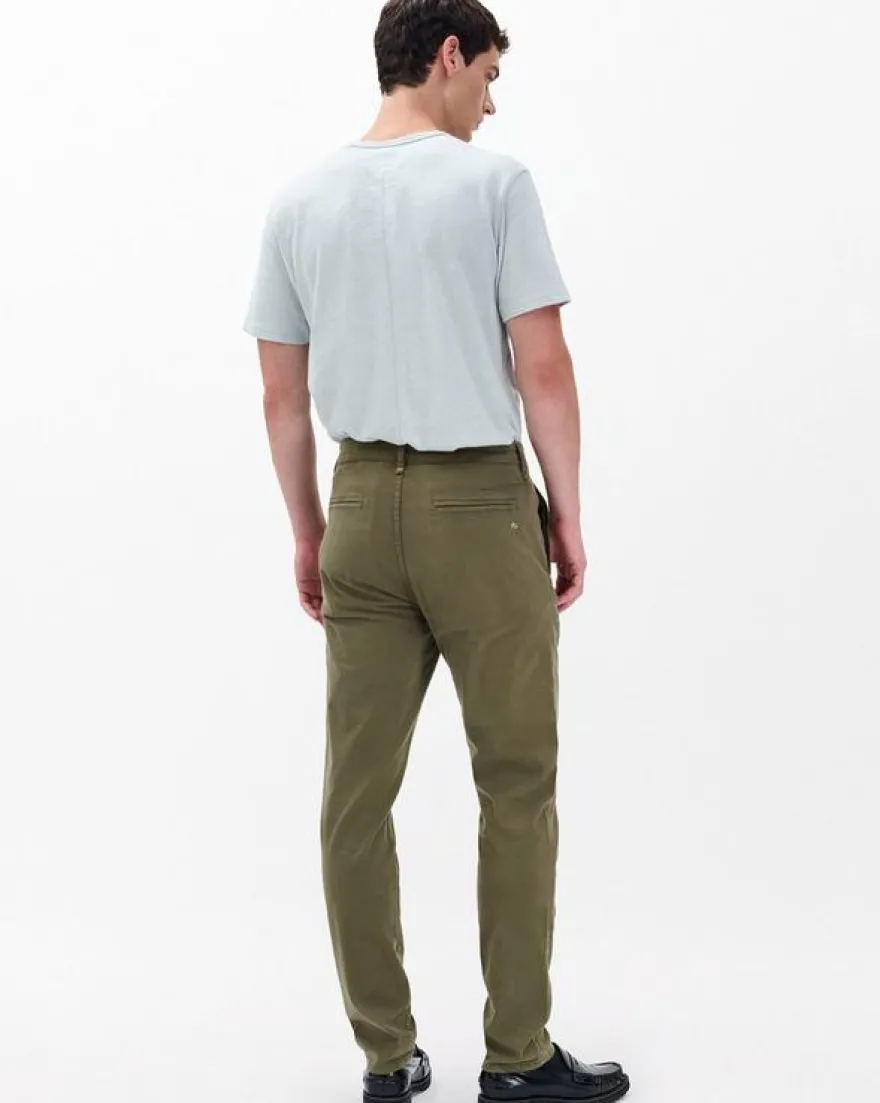 Fit 2 Slim Chinos